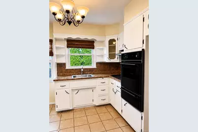 61 Mansion Avenue #2 Flr, Yonkers, NY 10704 - Photo 3