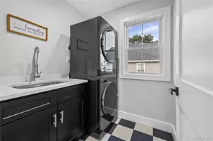 2439 Berkeley Pl, Bellmore, NY 11710 - Photo 31