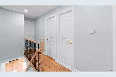 10928 143rd Street, Jamaica, NY 11435 - Photo 9