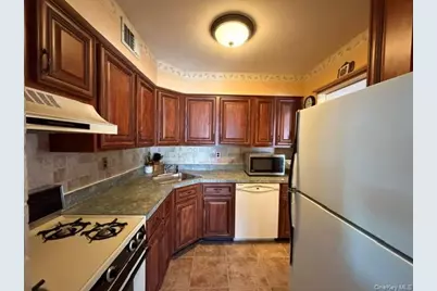 196 Fairview Circle, Middle Island, NY 11953 - Photo 5