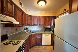 196 Fairview Cir, Middle Island, NY 11953 - Photo 5