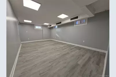 8019 Utopia Parkway, Jamaica, NY 11432 - Photo 27