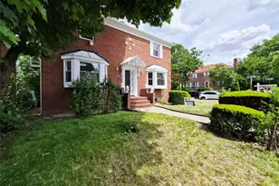 80-19 Utopia Pkwy, Jamaica, NY 11432 - Photo 3