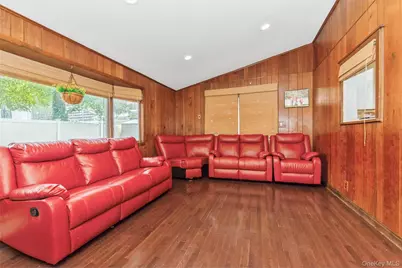 1423 Sturl Avenue, Hewlett, NY 11557 - Photo 15