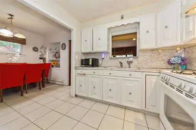 1423 Sturl Avenue, Hewlett, NY 11557 - Photo 13
