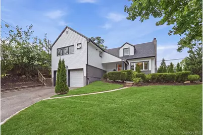 84 Middle Neck Road, Roslyn, NY 11576 - Photo 27