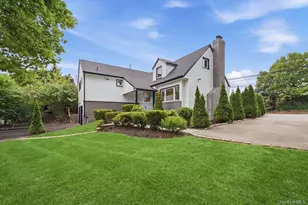 84 Middle Neck Rd, Roslyn, NY 11576 - Photo 25