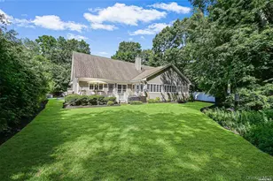 828 Pond View Rd, Riverhead, NY 11901 - Photo 3