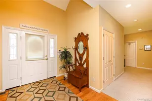 828 Pond View Rd, Riverhead, NY 11901 - Photo 7