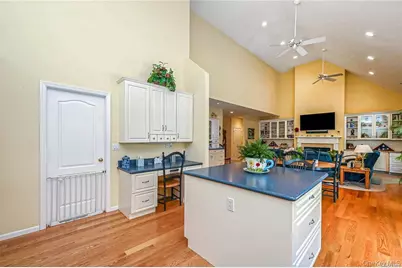 828 Pondview Road, Riverhead, NY 11901 - Photo 11