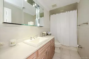 27 Crescent Cove Dr, Seaford, NY 11783 - Photo 29