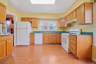 2906 Court St, Oceanside, NY 11572 - Photo 9