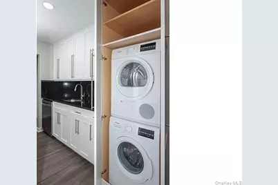 405 East Main Street #405-01, Bay Shore, NY 11706 - Photo 3