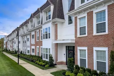 75 Circle Drive #75-105, Central Islip, NY 11722 - Photo 3