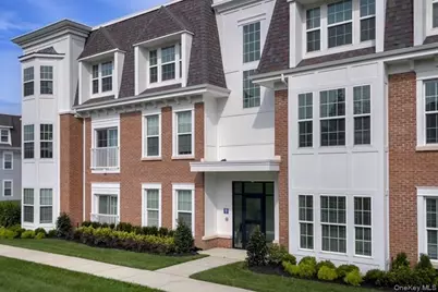 84 Circle Drive #84-106, Central Islip, NY 11722 - Photo 3