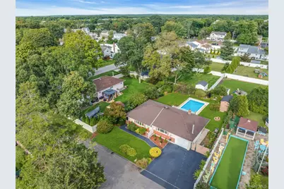 57 Commercial Avenue, East Islip, NY 11730 - Photo 21