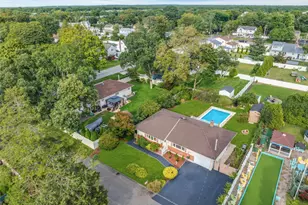 57 Commercial Ave, East Islip, NY 11730 - Photo 21