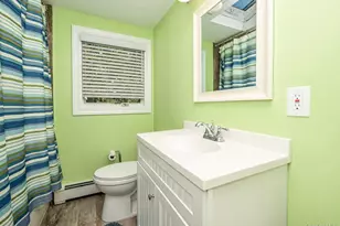 149 S Penataquit Ave, Bay Shore, NY 11706 - Photo 15