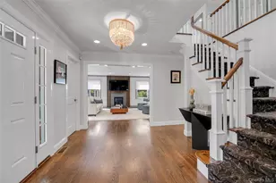 17 Colonial Rd, Port Washington, NY 11050 - Photo 3