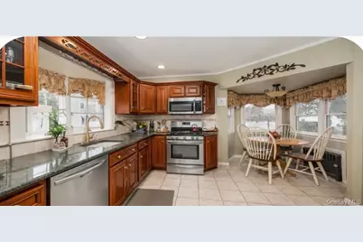 18 Yale Place, Lynbrook, NY 11563 - Photo 5