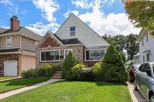 1408 Lowell Ave, New Hyde Park, NY 11040 - Photo 3