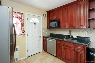 1408 Lowell Ave, New Hyde Park, NY 11040 - Photo 11