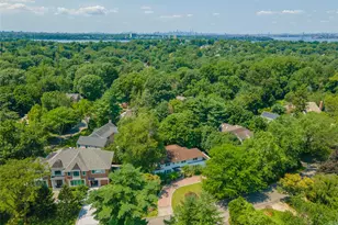 14 Clover Dr, Great Neck, NY 11021 - Photo 21