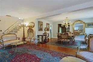 14 Clover Dr, Great Neck, NY 11021 - Photo 3