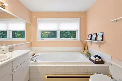 15 Aron Court, Spring Valley, NY 10977 - Photo 17