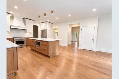 20 Overton Pass, Saint James, NY 11780 - Photo 11