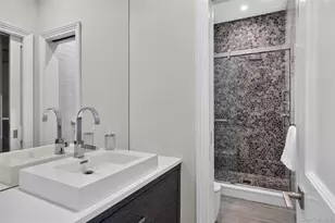 68 Kensington Cir, Manhasset, NY 11030 - Photo 5