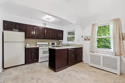 1647 Radcliff Avenue, Bronx, NY 10462 - Photo 7