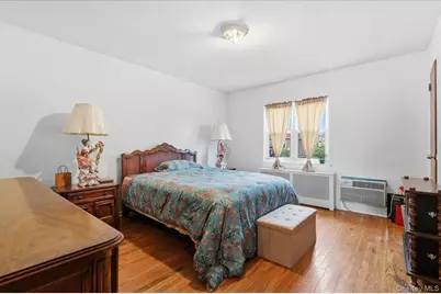 1647 Radcliff Avenue, Bronx, NY 10462 - Photo 11