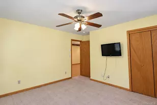22 Hill View Dr, New Windsor, NY 12553 - Photo 17