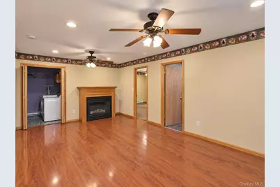 22 Hill View Drive, New Windsor, NY 12553 - Photo 7
