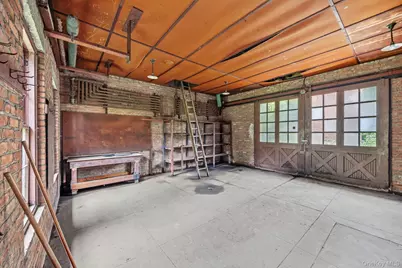 180-24 Grand Central Parkway, Jamaica, NY 11432 - Photo 21