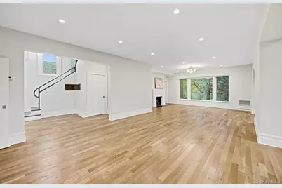 180-24 Grand Central Parkway, Jamaica, NY 11432 - Photo 23
