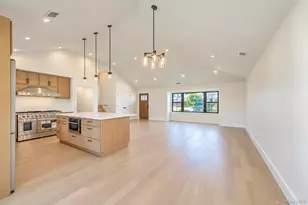 2056 Stratford Dr, Westbury, NY 11590 - Photo 9