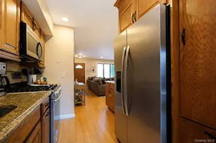 30 Hemlock Ct, New York, NY 10309 - Photo 13