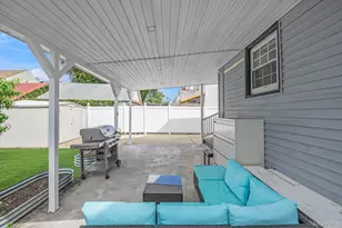 93 1st St, New Hyde Park, NY 11040 - Photo 17