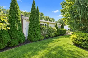 346 Jamaica Ave, Medford, NY 11763 - Photo 3