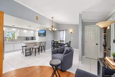 346 Jamaica Avenue, Medford, NY 11763 - Photo 7