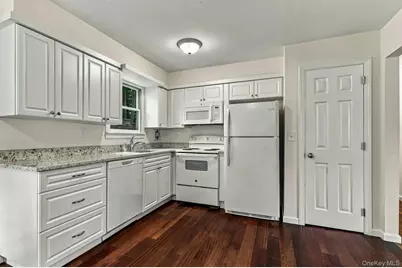 22-24 Conifer Court, Northport, NY 11768 - Photo 11