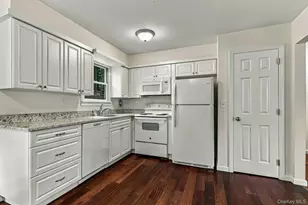 22-24 Conifer Ct, Northport, NY 11768 - Photo 11