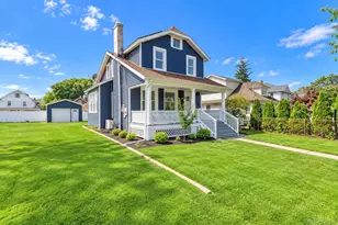 8 Burchell Blvd, Bay Shore, NY 11706 - Photo 5