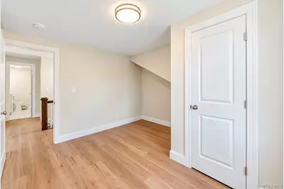 8 Burchell Boulevard, Bay Shore, NY 11706 - Photo 31