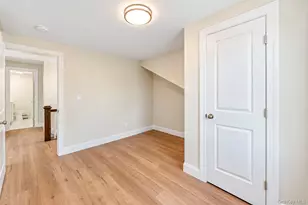 8 Burchell Blvd, Bay Shore, NY 11706 - Photo 31
