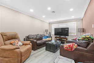230 Kearney Ave, Bronx, NY 10465 - Photo 7