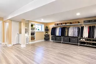 230 Kearney Ave, Bronx, NY 10465 - Photo 21