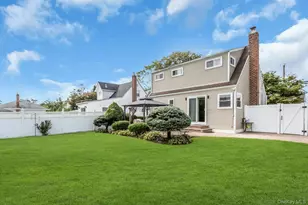 996 Merillon Ave, Westbury, NY 11590 - Photo 15